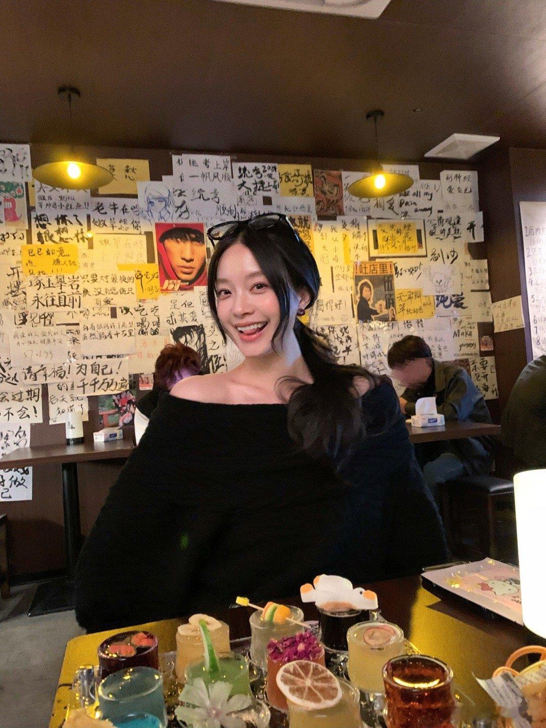 和姐妹饮一杯🥃 