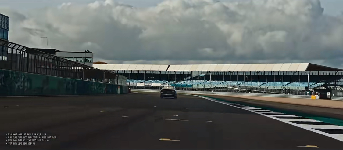 中国轿车首次完赛F1银石赛道这宣传过于硬核了，吉利银河星耀7在F1银石赛道完成动