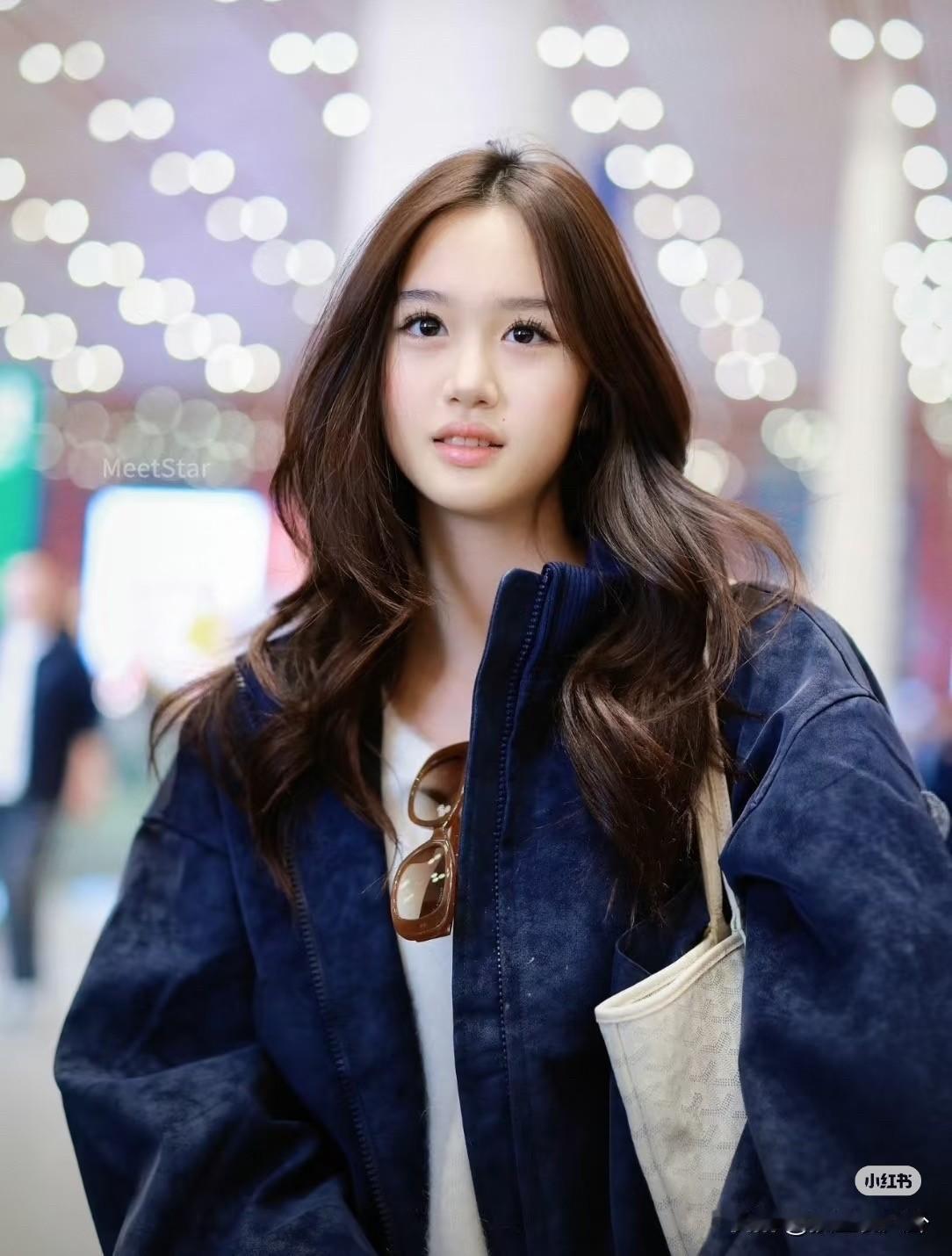 这下钟丽缇是认真的要睡不着了
因为她的女儿考拉竟然有喜欢的人了
考拉和朋友一起直