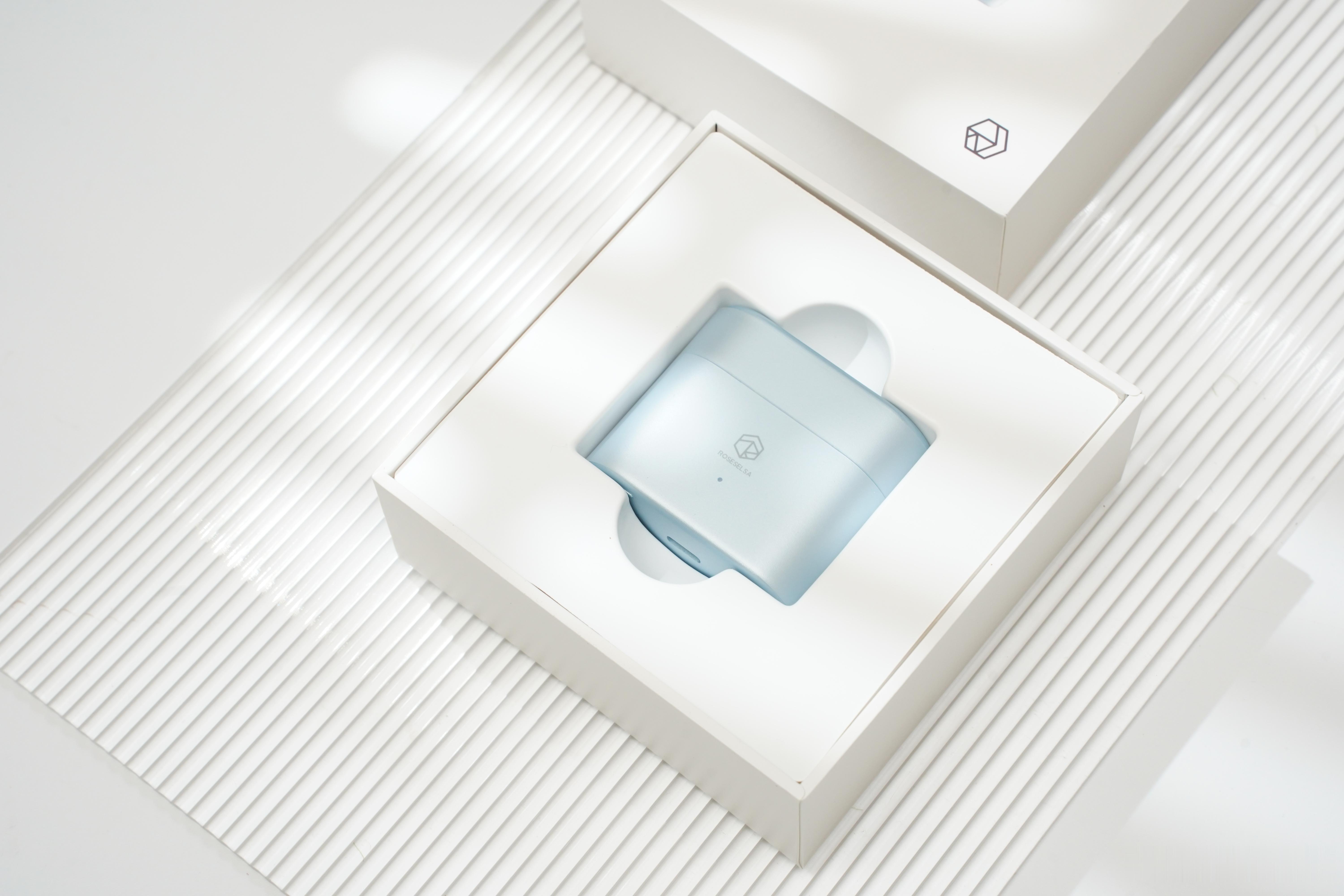 半入耳降噪赛道长期停滞，千元标杆 AirPods4 溢价太高，百元款要么降噪拉胯