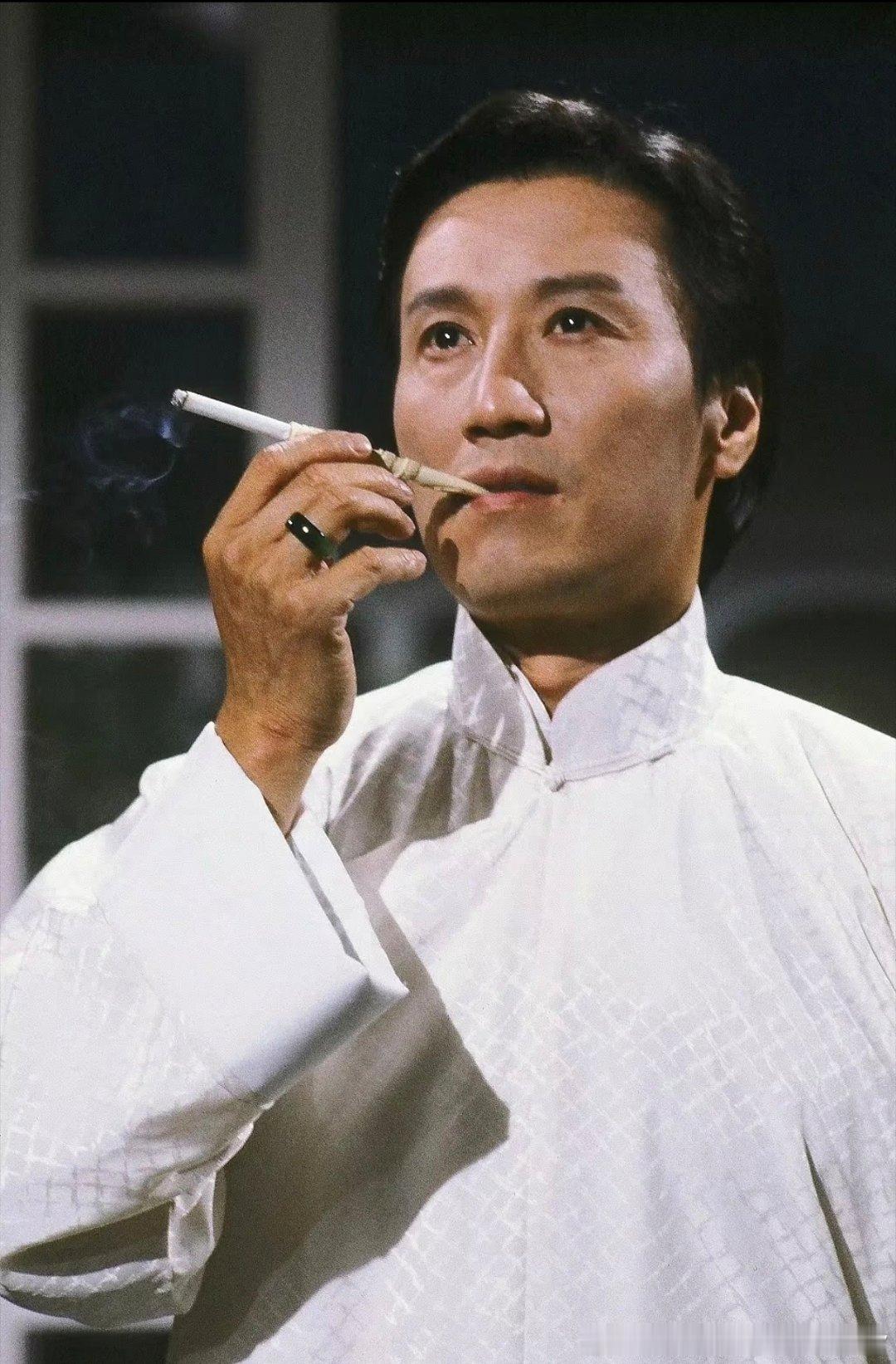 TVB为悼念谢贤，8.3开始重播《千王之王》。汪明荃悼念谢贤汪明荃是谢贤女儿干妈