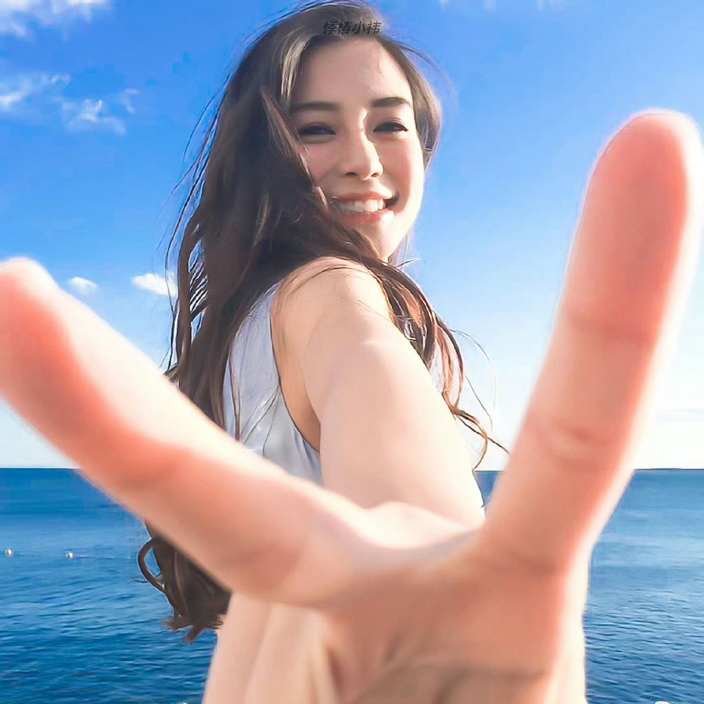 Angelababy海边拍摄MV是在马尔代夫拍摄MV嘛  12宫格的live图诶