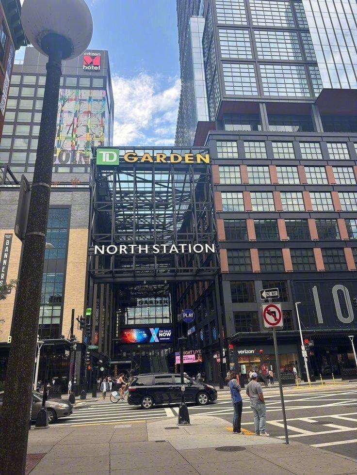 篮天下世界上的美丽球场 波士顿凯尔特人主场舒球馆–TD花园，位于波士顿北站上方，