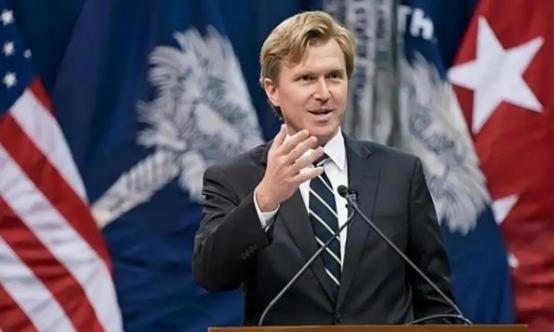 美国还是有头脑清醒的人的，美鹰派专家科尔比告诫美国人：别上俄、印、欧的当了，如果