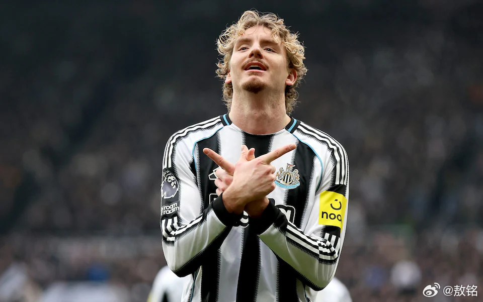 切尔西vs纽卡斯尔 这场比赛的一个看点是，沃尔特马德是否还是踢前腰位置，还是打回