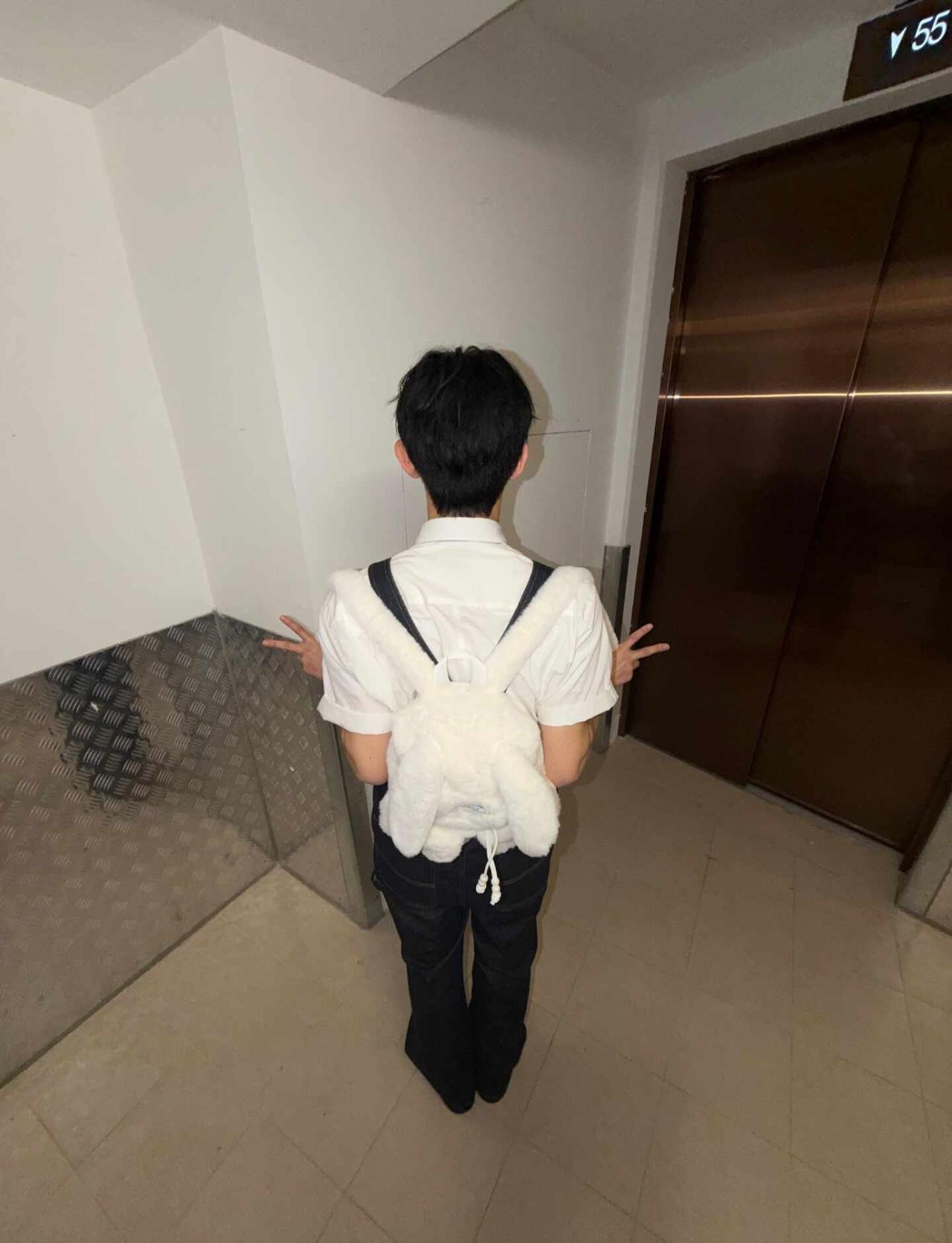 朴时宇 你怎么这么可爱 啊啊啊啊啊啊啊
omg 太萌了 朴时宇 植时 别管了脸笑