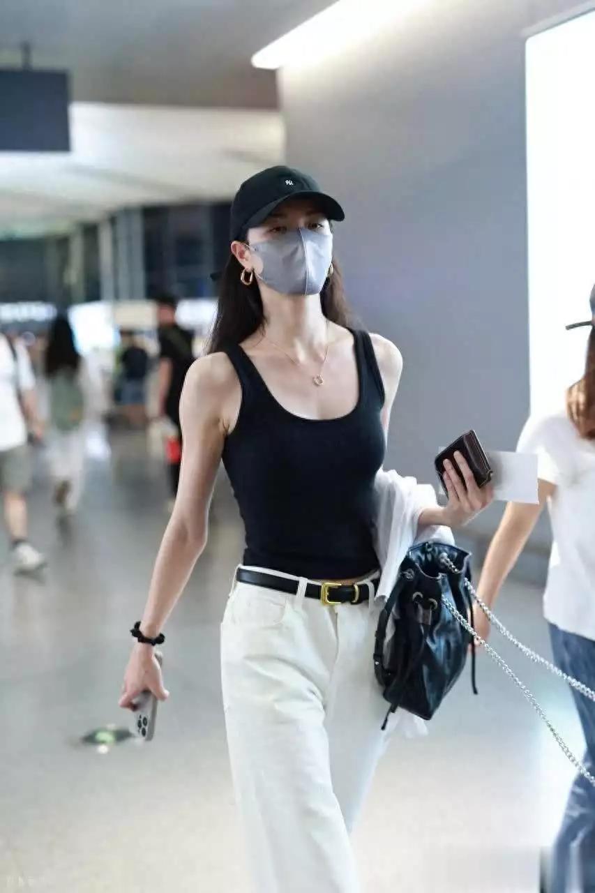 明星戴口罩是怕被认出，其他人戴口罩是为了什么？