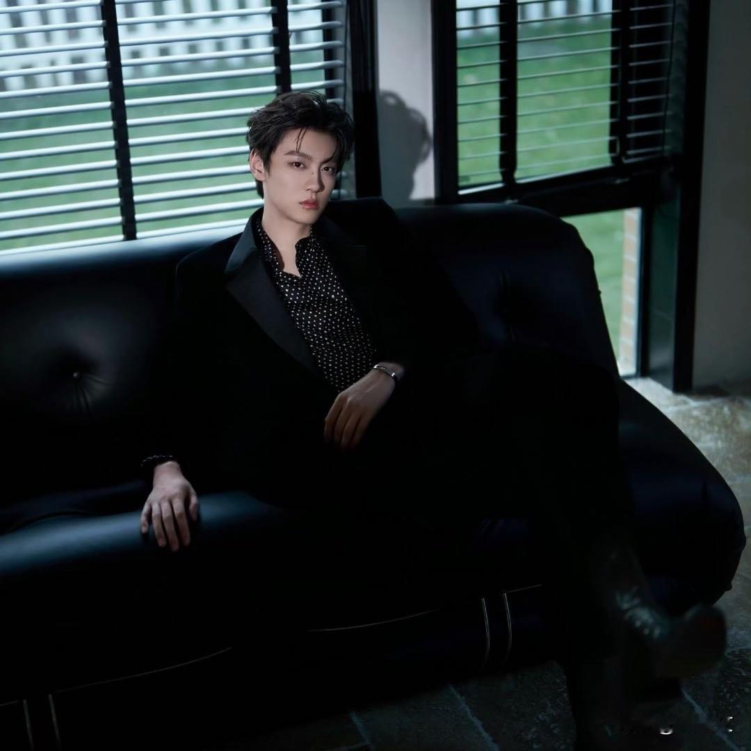 30天卖2亿！田栩宁这波代言封神，3个流量变现密码太好抄
 
内娱带货天花板非田