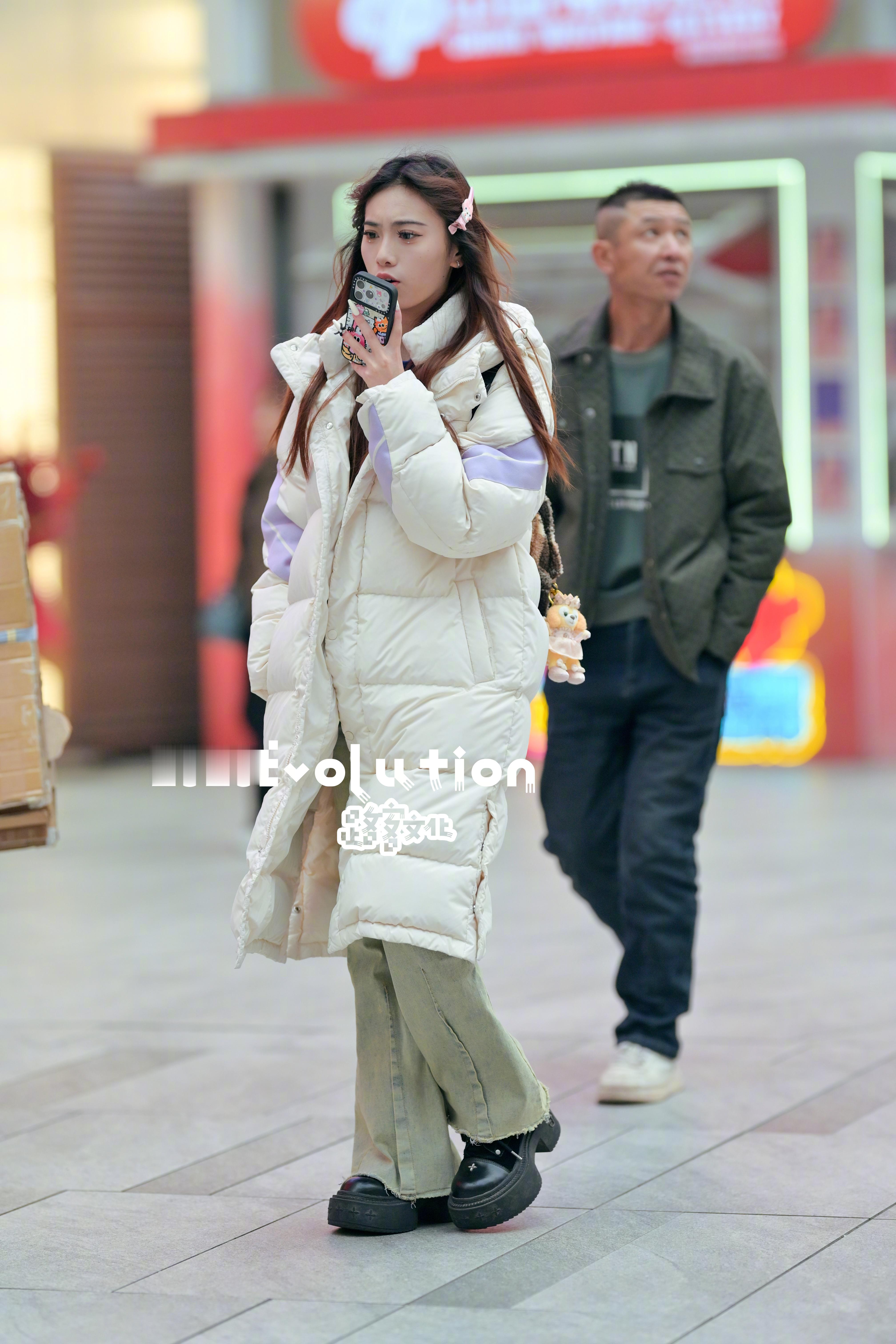 羽绒服来了哈哈哈这个季节看有点难受 