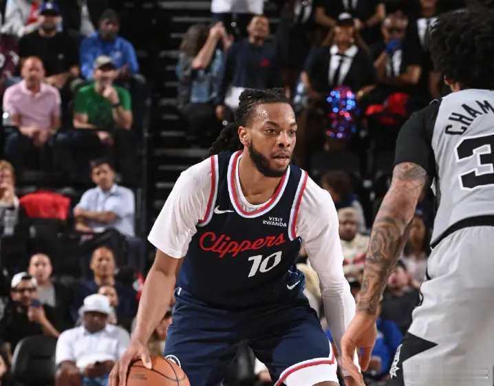 50胜！小卡伤停马刺拒快船24分逆转 文班21+13创历史首人纪录北京时间3月1