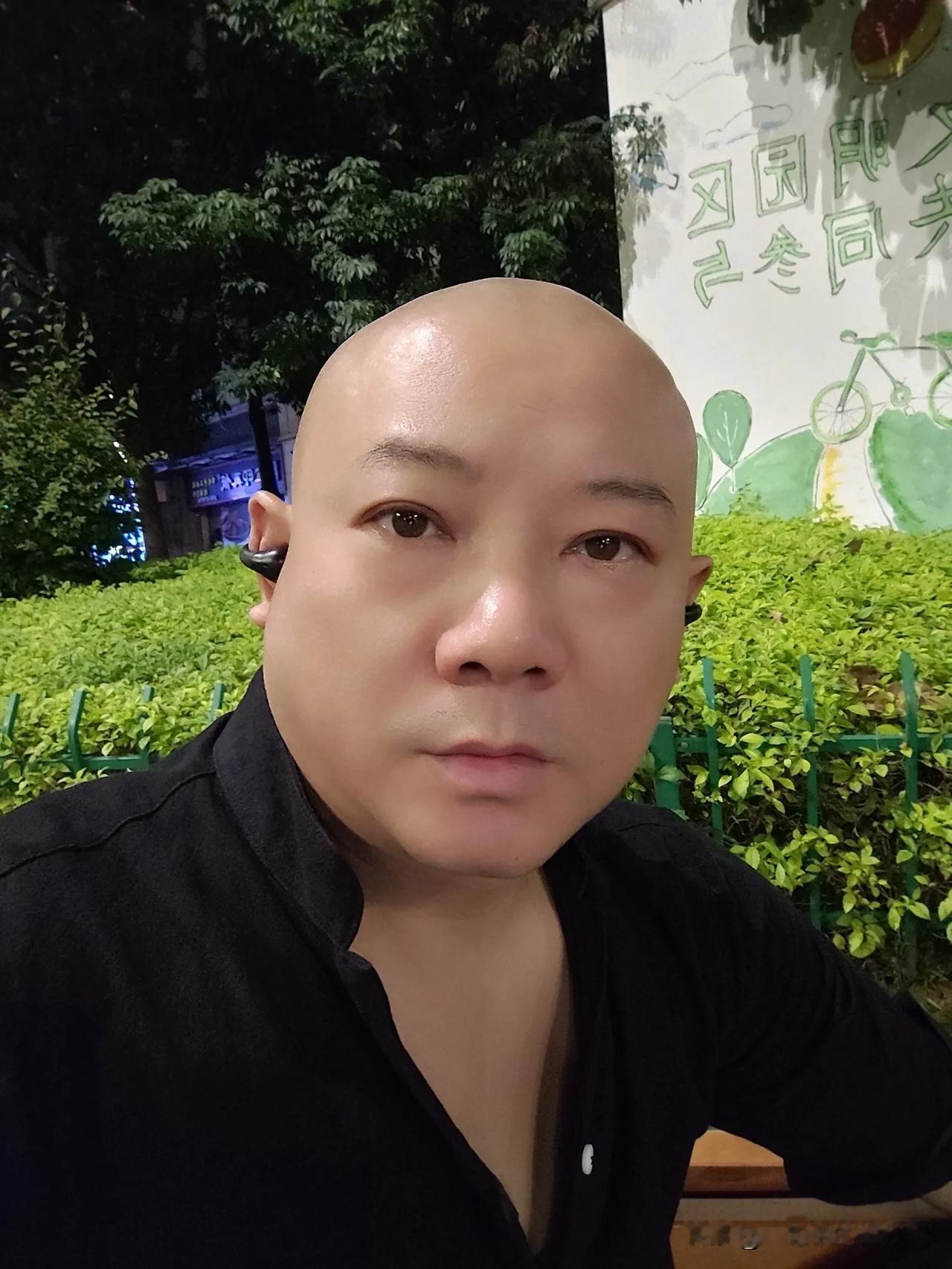  跑路2个了，是谁？是谁一手导演着全球的帽子戏法？狗国的爪子到处抓，所到之处伤痕