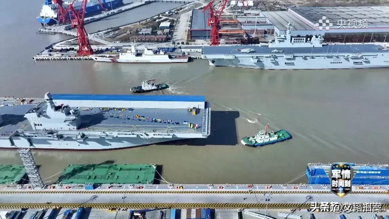 四川舰前几天出坞的时候，画面显示它隔壁还有艘未正式命名的075，这艘075应该是