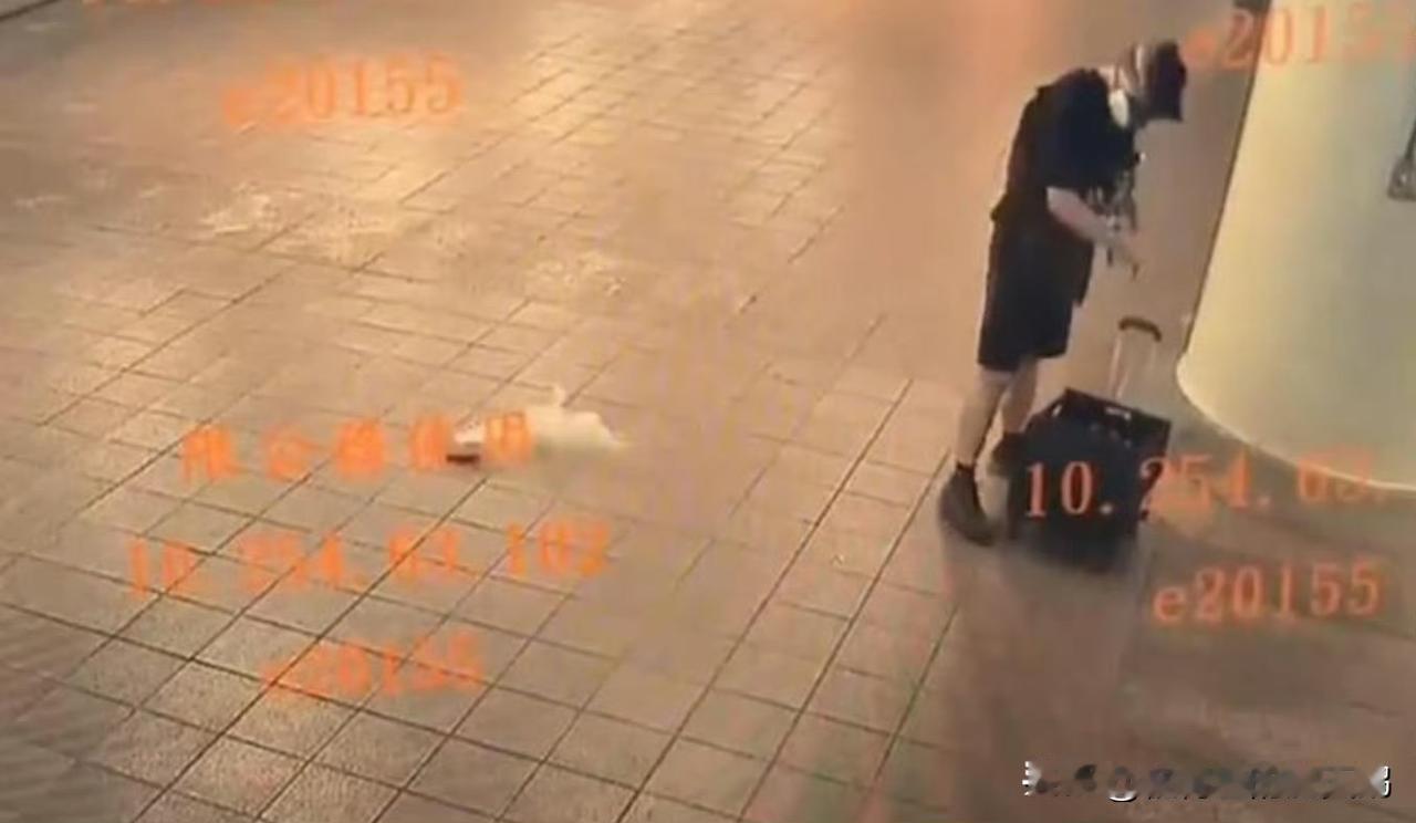 不麻烦章万安了，详细动机我打听清楚了：

当事人张文搬家了，但台伪军的入伍通知书