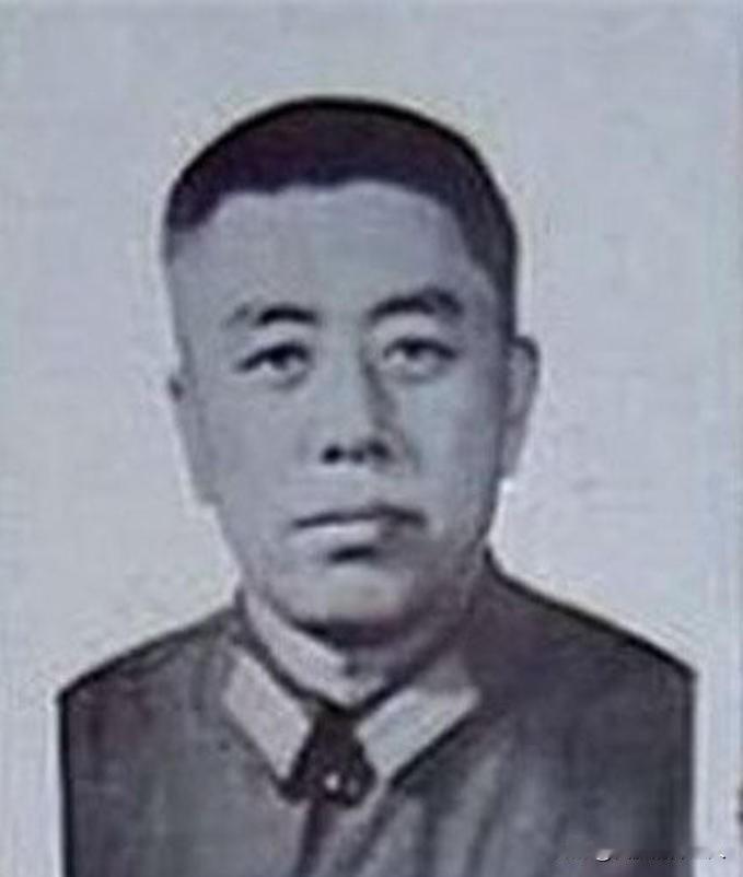 1979年，副师长赵连玉从越南战场返回祖国的途中，不幸被狙杀，搜查后，竟发现这个