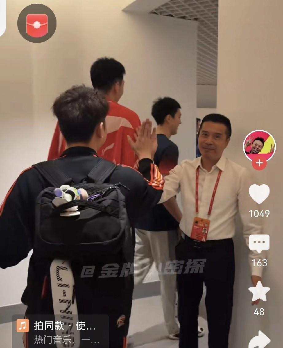 广东宏远今天打出了本赛季最提气的一场胜利，残阵出战的他们居然逆转击败了之前全员阵