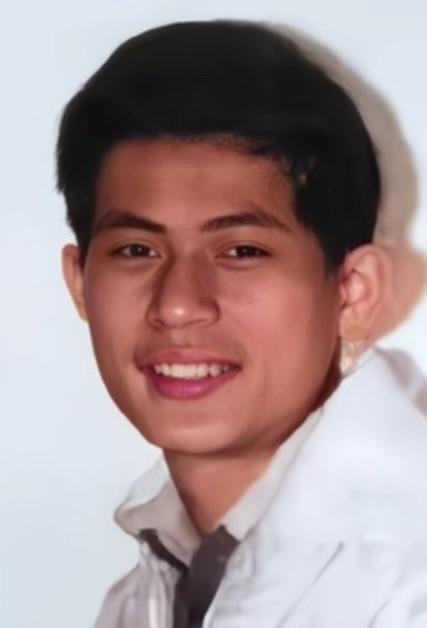 猜猜这是哪位明星年轻时帅照？估计没有人见过他留头发时候的样子，平时大家在影视剧中