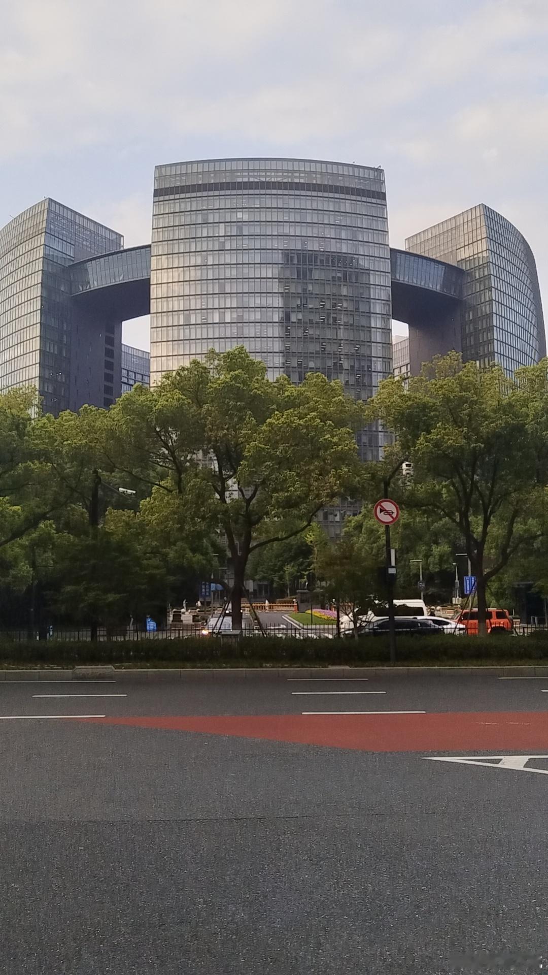 无量劫以来，你的贪念，最终形成了落在你八字中的风木。无量劫以来，你的嗔念，最终形