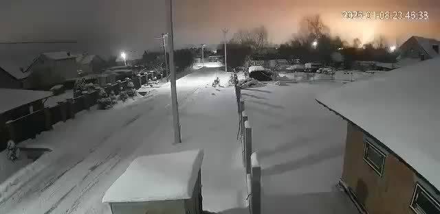 🇺🇦 俄罗斯于本周四晚间在乌克兰西部利沃夫地区发射了一枚看似为“奥列奇尼克”