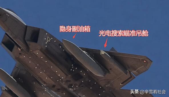 为了对付中国的“歼20”，美国的F22隐形战斗机开始了重大技术升级！
首先加装了