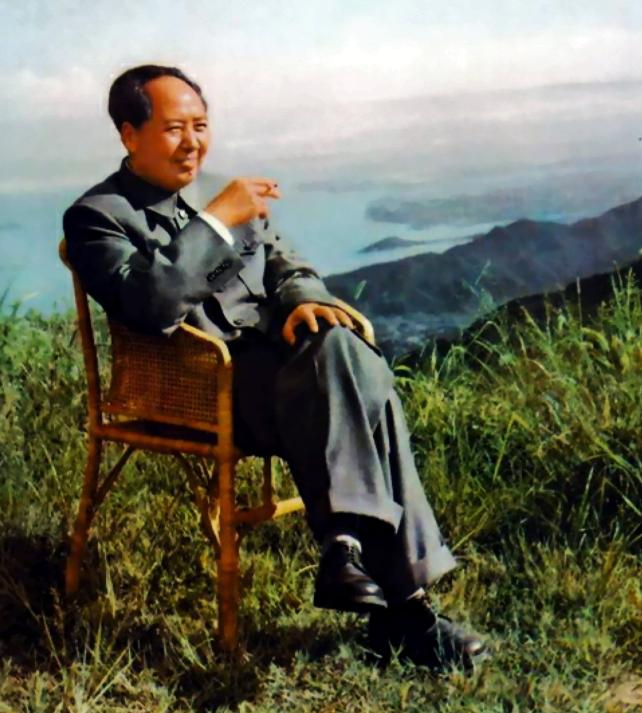 "毛主席，斯大林今天怎么没和您一块来？"

面对眼前的毛主席，河南一农妇竟直接这