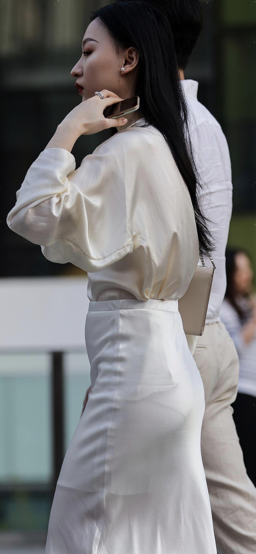 以梦想为帆，以努力为桨，在人生的海洋中乘风破浪，驶向成功的港湾。