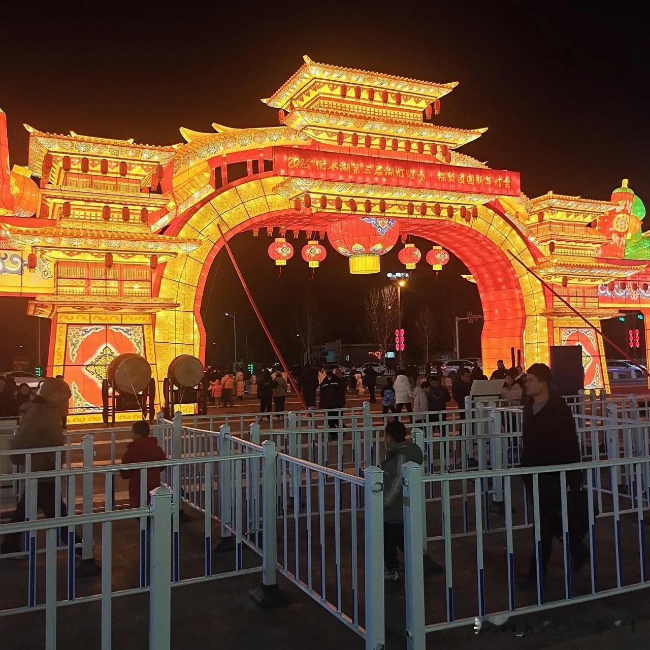 衡水博缆园灯会要持续到十六才结束呢，真得赶紧去。2025年衡水湖新年灯会特别精彩