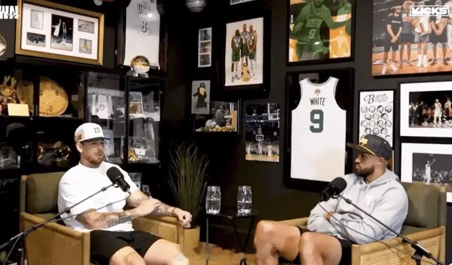 德里克-怀特：“塔图姆每天都在训练馆里苦练，不断打磨技术、增强力量。”“没有那种