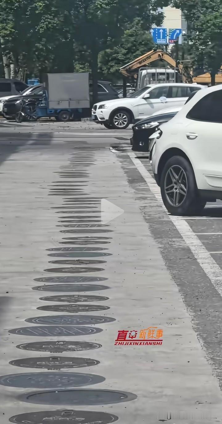 你看清楚了吗？这一排过去有多少个管道井？


不知道设计院是怎么设计的，算下来一
