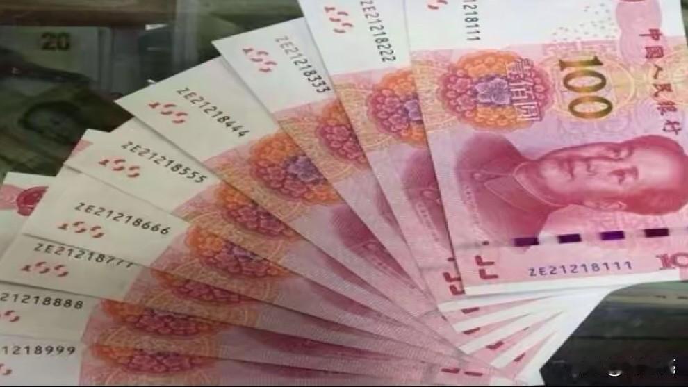 个别人，只听得进吹捧赞美，半点逆耳之言都容不下！
如今，一众追随者把其捧上神坛，