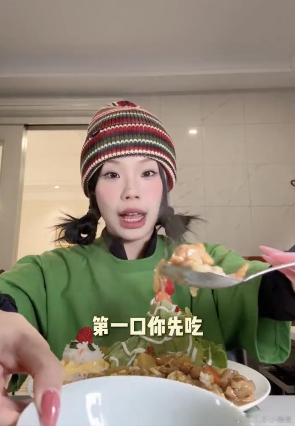 万妮达做饭像坐过山车新说唱战队淘汰赛地狱开局新说唱2025 每次看万妮达做饭都觉