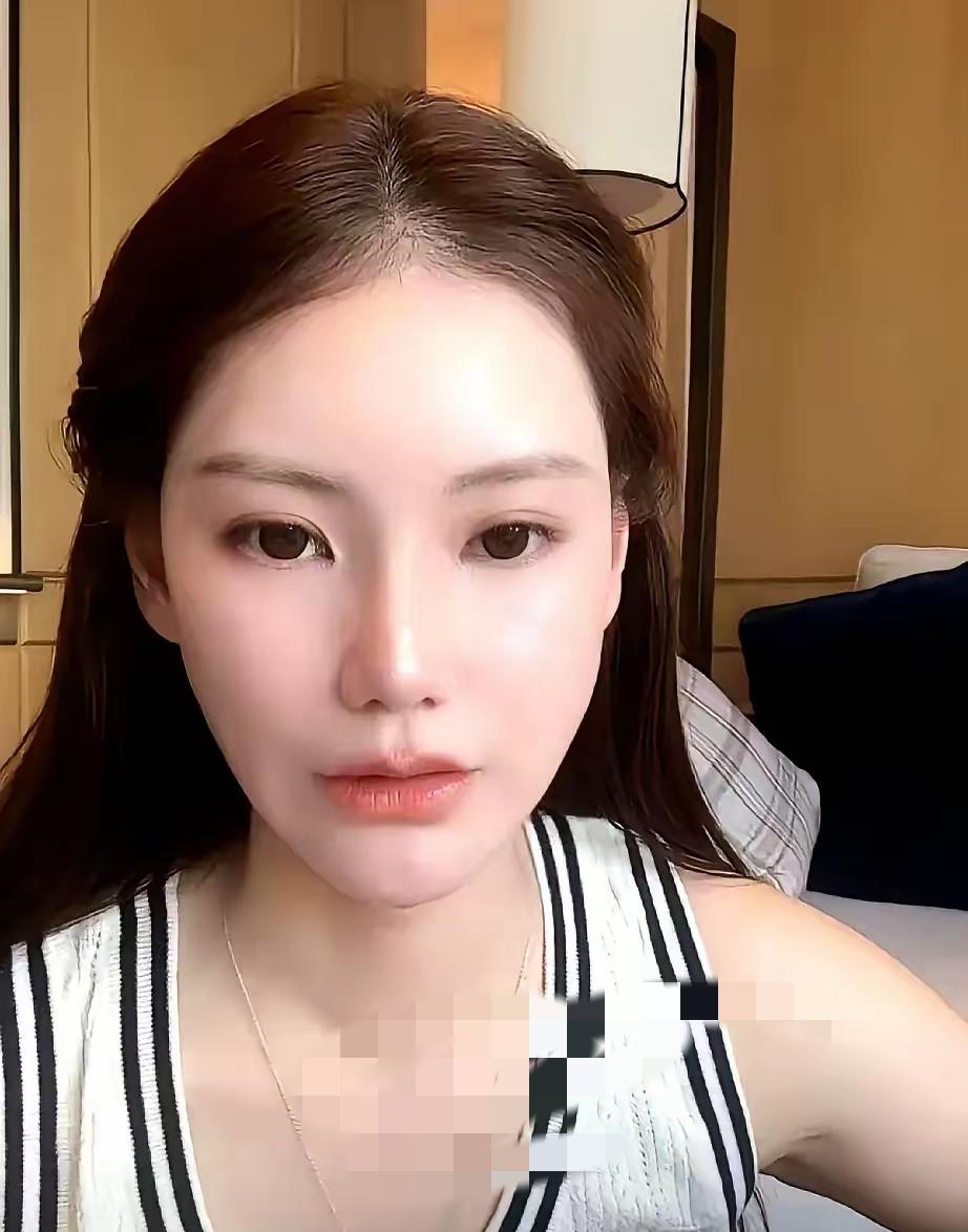 娱乐圈最戳人心的反差，从来都藏在细碎的日常里！谁也没想到，一位多次坦言自己没有孩