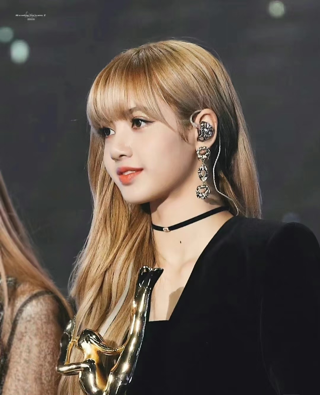 Lisa疯马秀前后妆容对比是同一个人吗？ ​​​