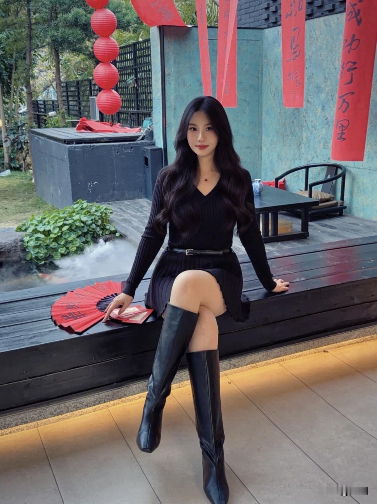 优雅女性必备的素质是什么有良好的体态，挺胸抬头。