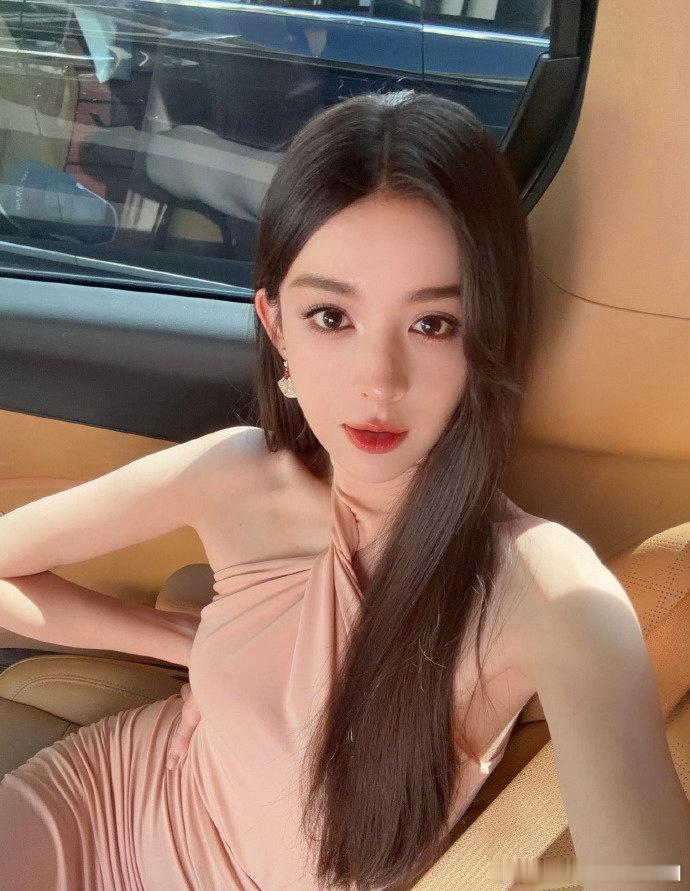 古力娜扎这不妥妥的女友视角古力娜扎古力娜扎[超话] ​​​