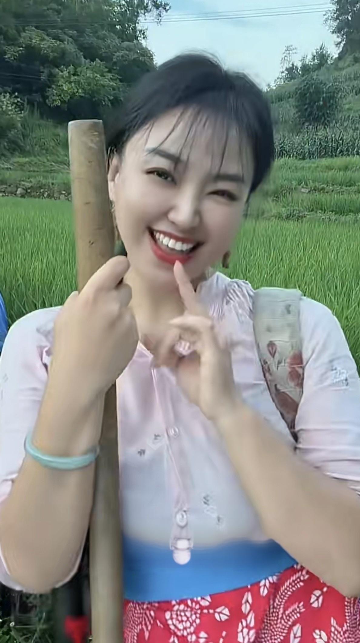 咱俩关系好不好，
天热干活见分晓。
你来帮忙我感谢，
…………………………
请你