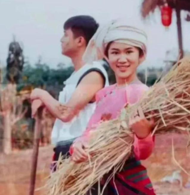 杨俊的眼睛肿得只剩一条缝，傣族大嫂的奶汁却让他在火辣中感到一丝清凉。这救命的恩情