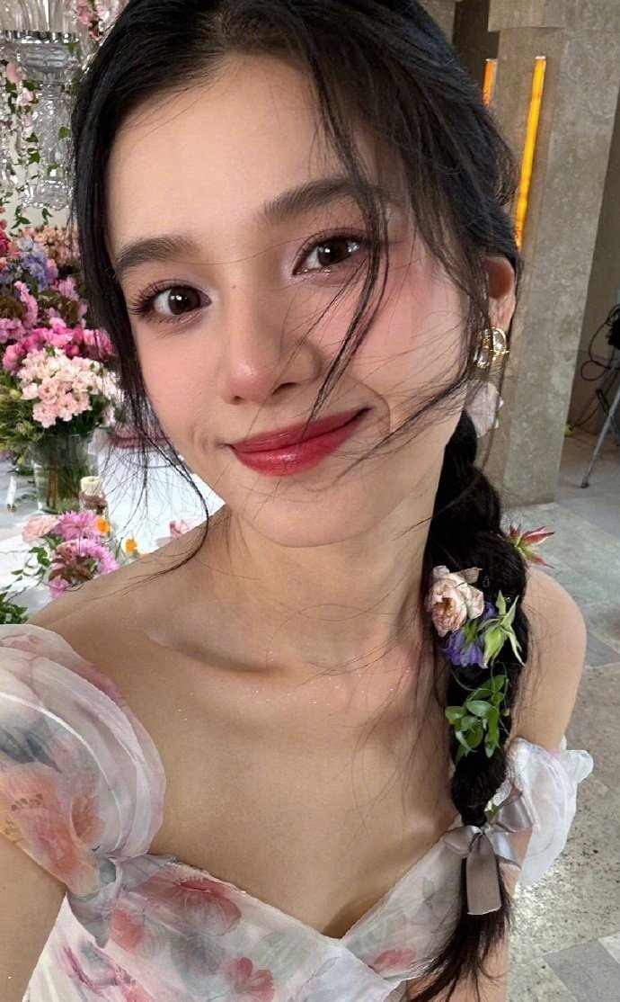 张婧仪  一些很有故事感的美 