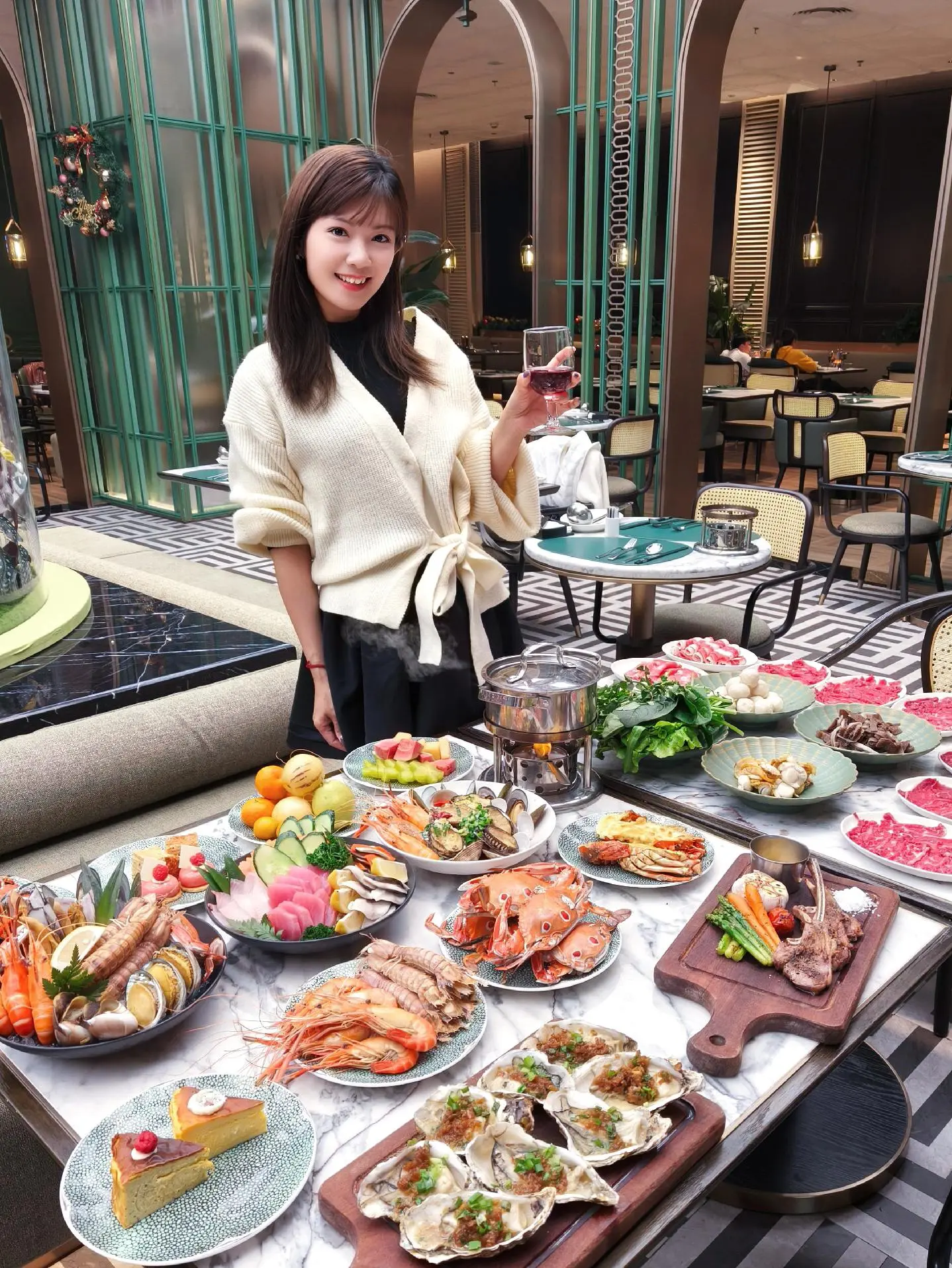 阿妹话想吃圣诞自助餐~ 我挖到佛山千灯湖附近，🈶1.2m以下儿童免费...