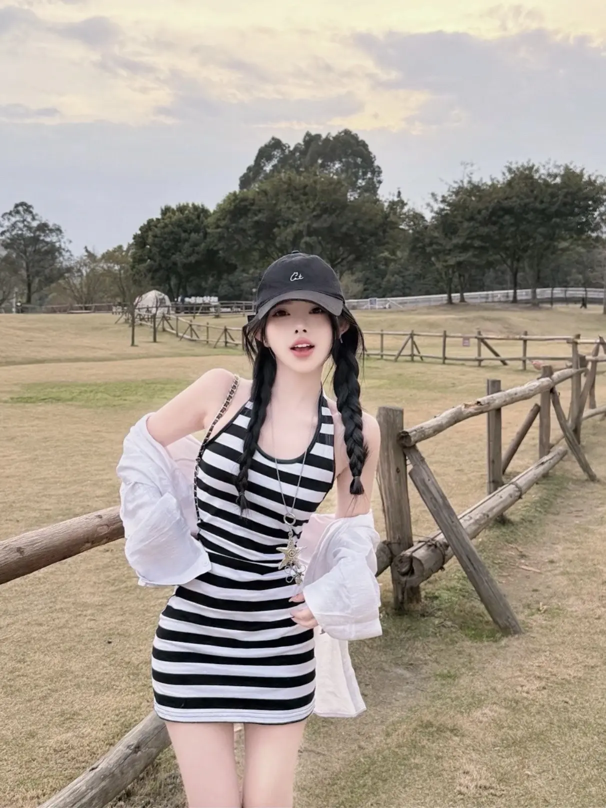 我总是靠我自已  然后总是靠不住 靠不住我就哭  哭完继续靠