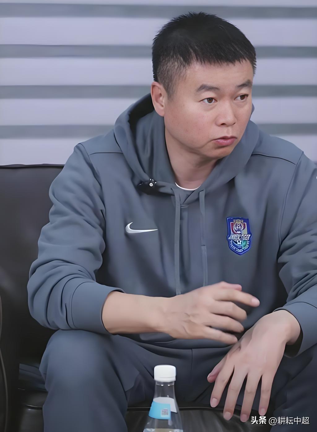 主场对阵申花队，能否打破零进球零胜利的尴尬，这无疑是于根伟及其教练团队最重要的事