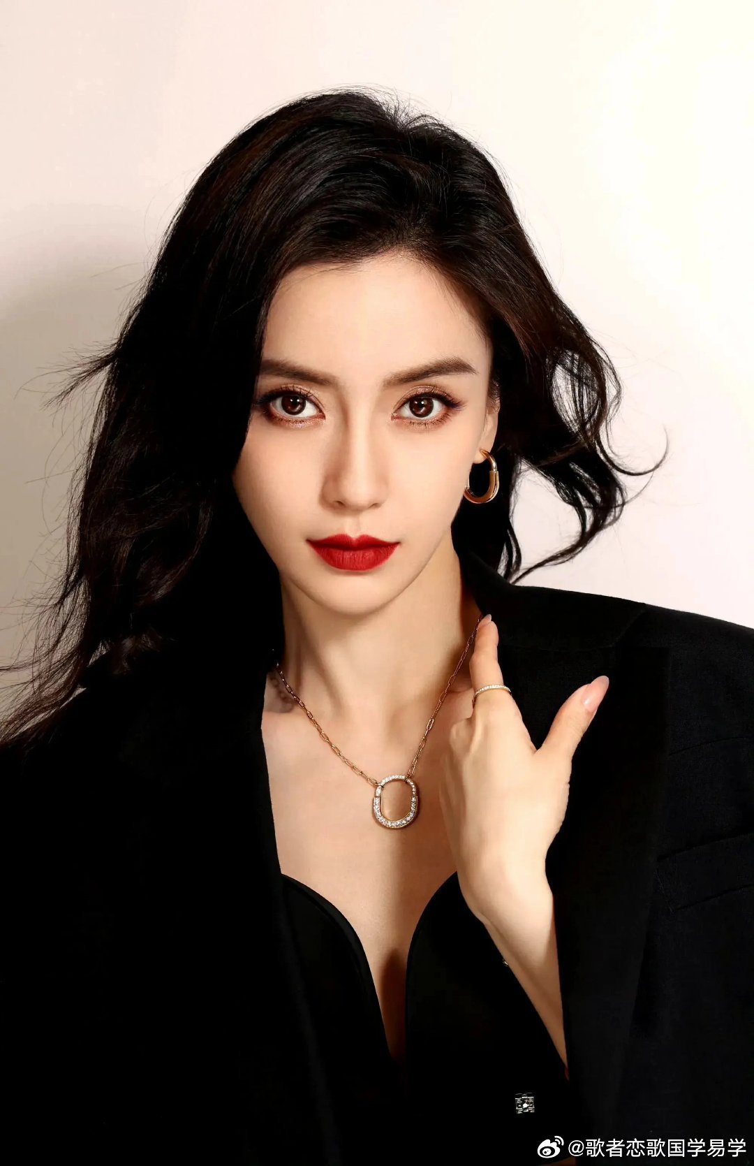 看懂十神，就能快速读懂一个人的本性底色。印星旺：心思细腻敏感，极度缺乏安全感，遇
