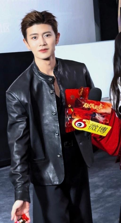 看准啦用投篮的高命中率投向我啊国超儿~~~ 