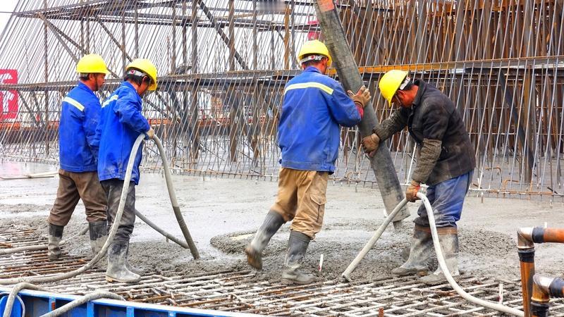 这起令人心碎的事故，犹如一声沉重的警钟，在我们每个人的心中敲响。一个原本期待着全