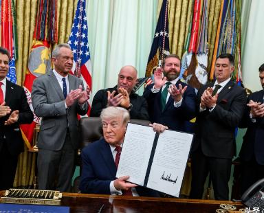 终于知道特朗普为什么要拉下脸跟伊朗举行第二次会谈了，他不是因为打不起了，而是因为