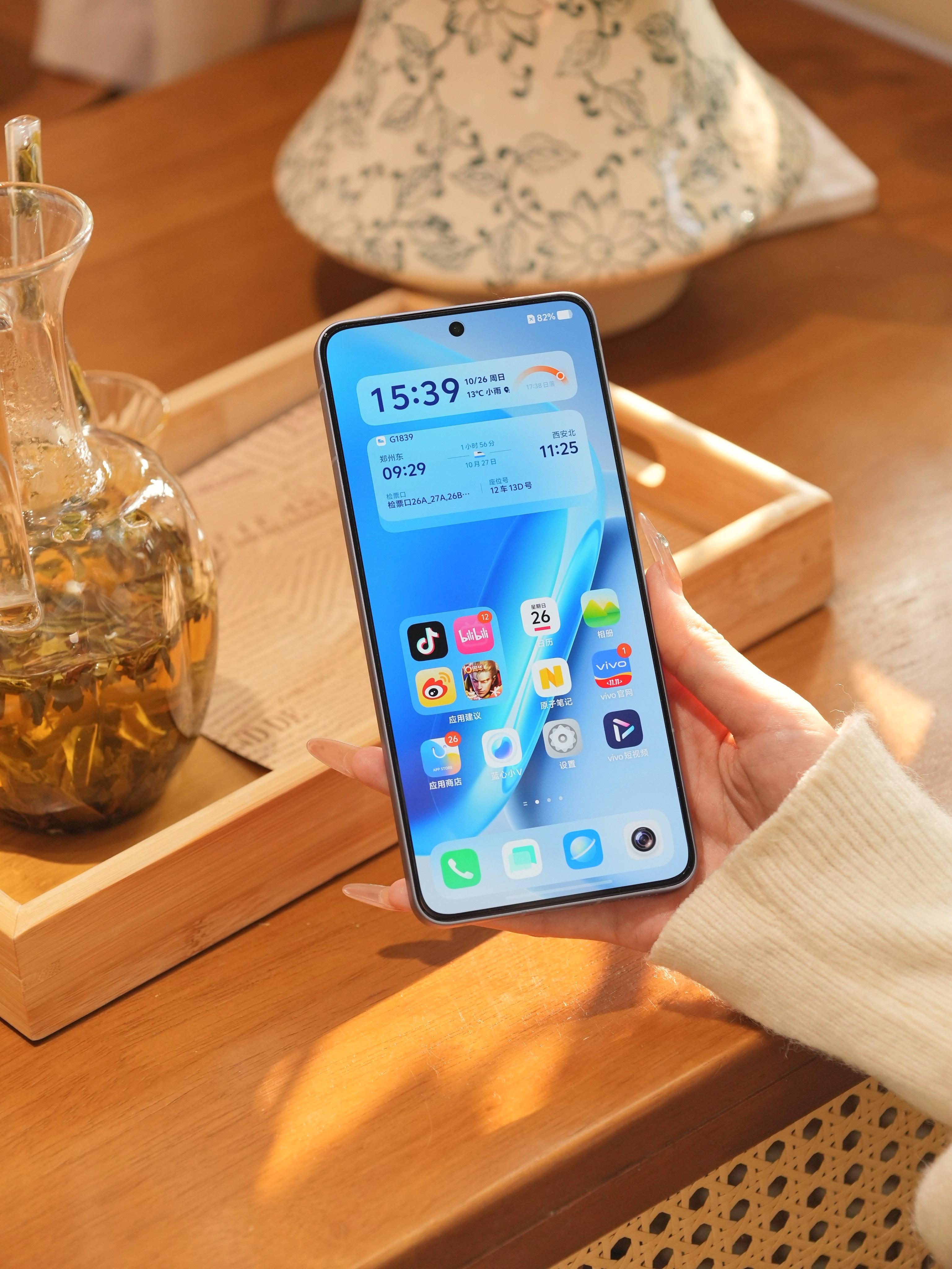 来聊聊iQOO Neo11，这个机器属实让我很惊喜，「面对疾风」简直不要太潮，很