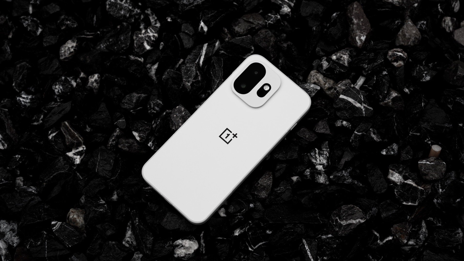 iPhone史上最大升级不如看看今晚的一加15T，纯白小屏大魔王！ 