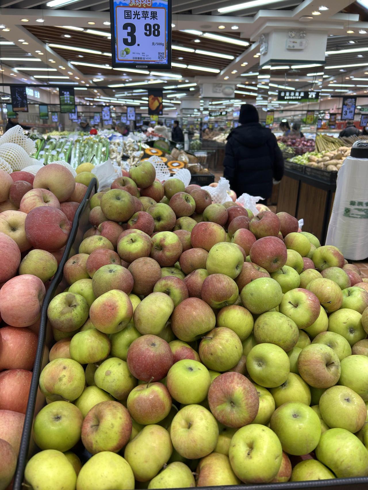 还记得这些国光苹果吗？

记得小的时候，冬天只有这样的国光苹果，那时候家里有一个