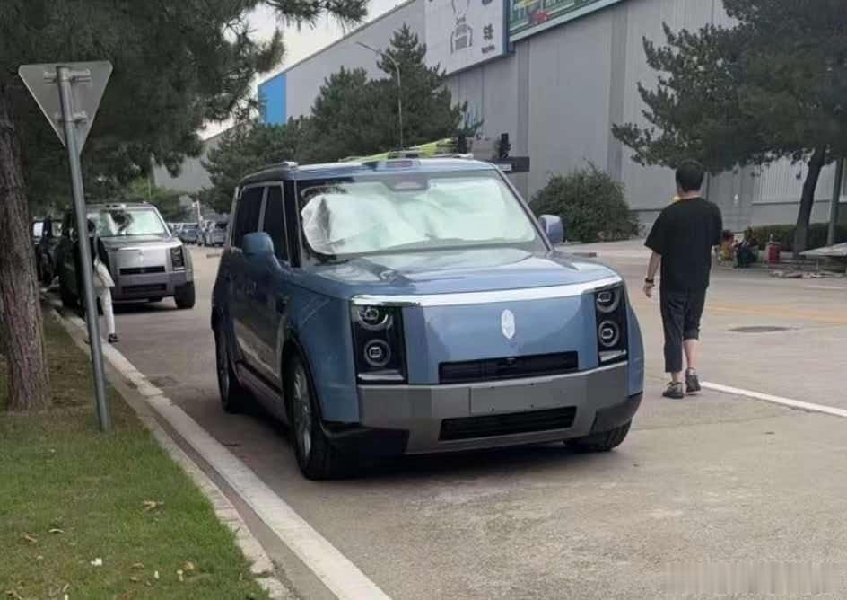 刚刚在群里看到享界G9的野生照片...享界G9 各位有什么看法？ 