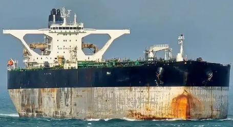 压力已经甩向俄罗斯，船被扣油被断，人还要押去美国受审。

这事发生的太突然，简直