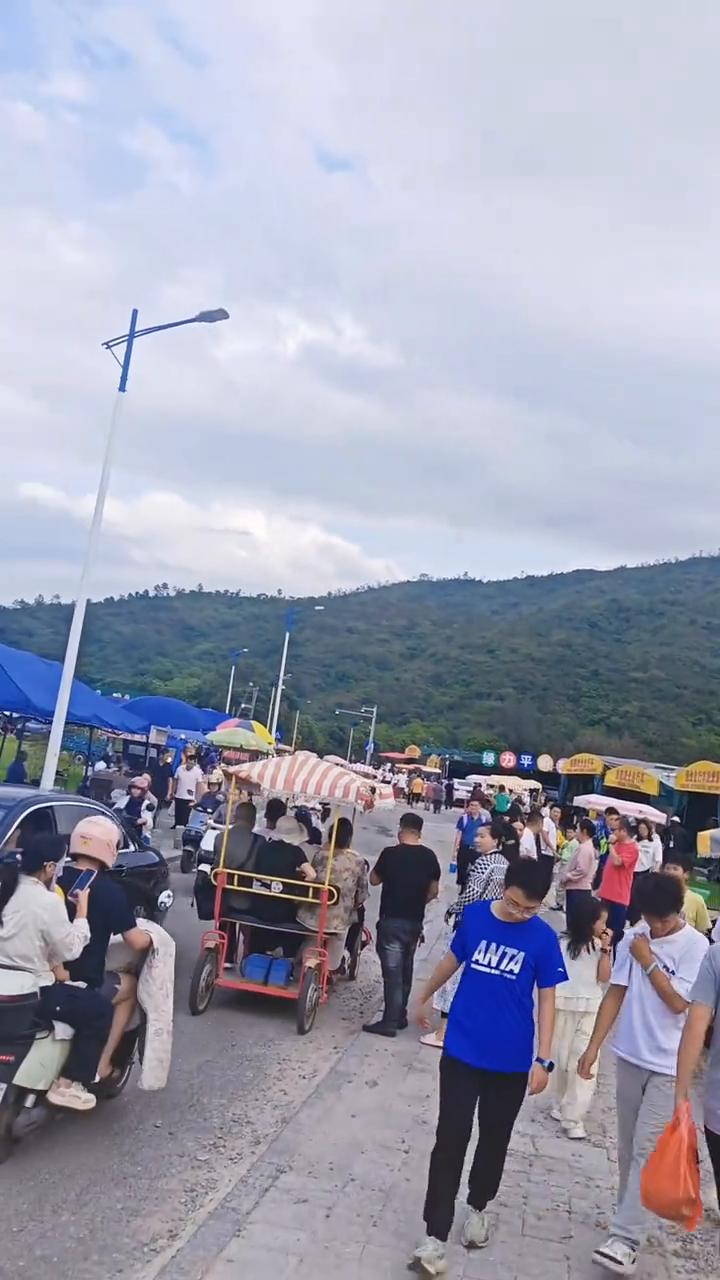 平安无事随拍：2026.5.1劳动节第1天，徒步7公里，看看衙前海边绿道人山人海